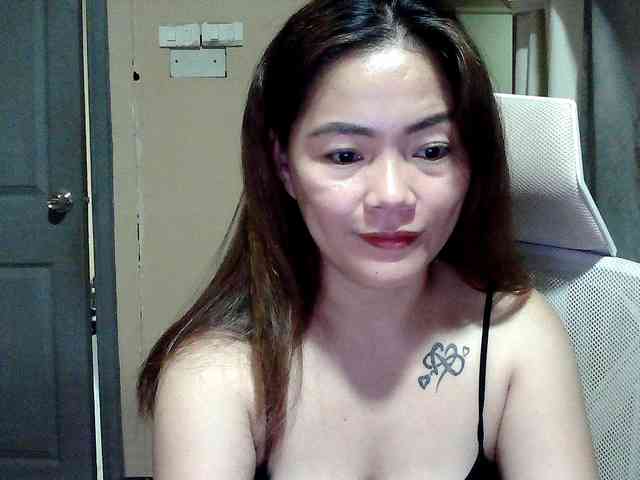 Wildhotsinglemom69 webcam