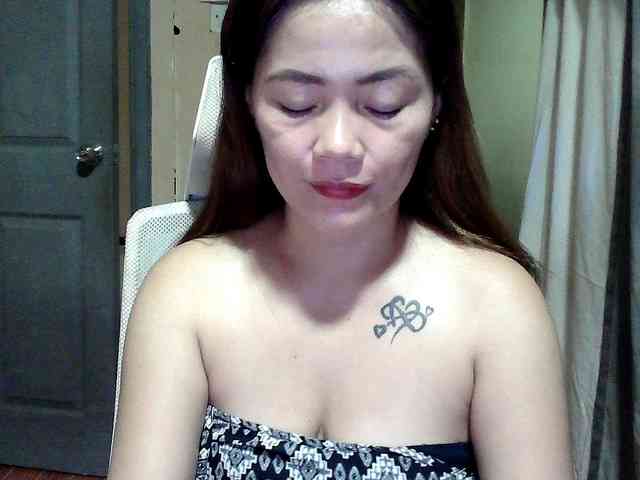 Wildhotsinglemom69 webcam