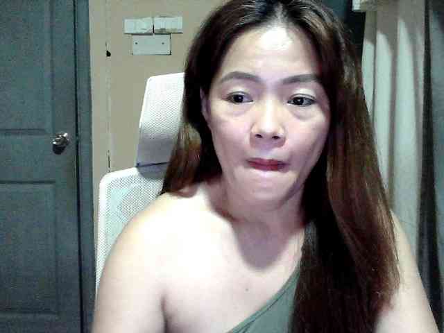 Wildhotsinglemom69 webcam