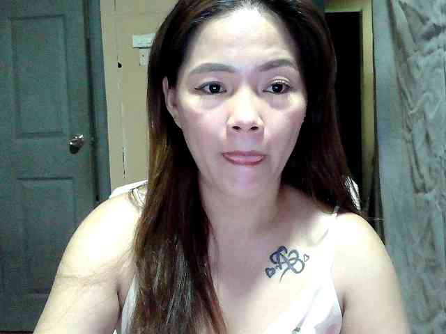 Wildhotsinglemom69 webcam