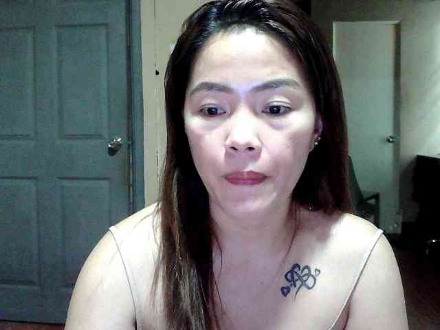 Wildhotsinglemom69 webcam