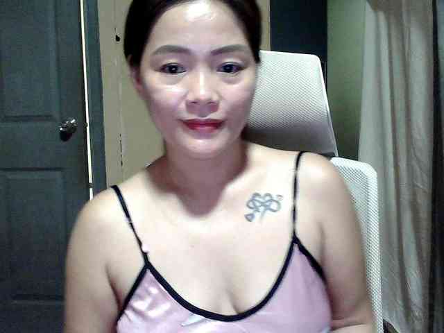 Wildhotsinglemom69 webcam