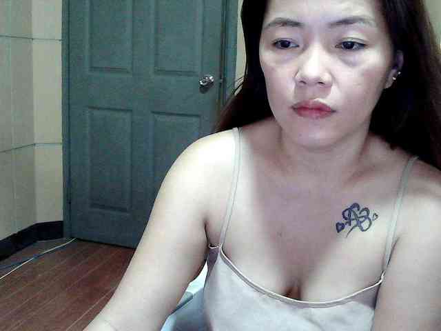 Wildhotsinglemom69 webcam