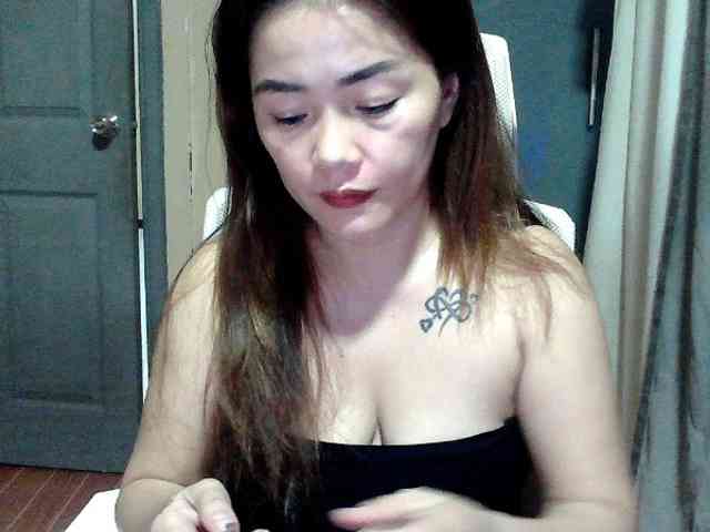 Wildhotsinglemom69 webcam