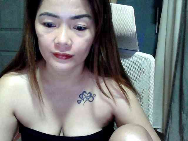 Wildhotsinglemom69 webcam