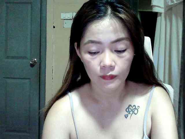 Wildhotsinglemom69 webcam