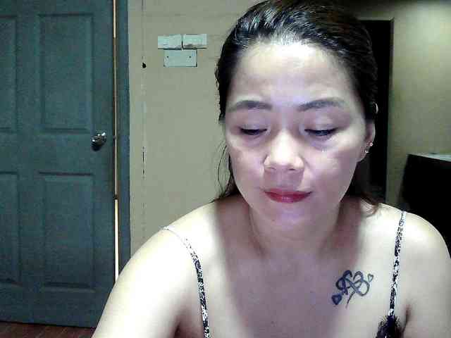 Wildhotsinglemom69 webcam