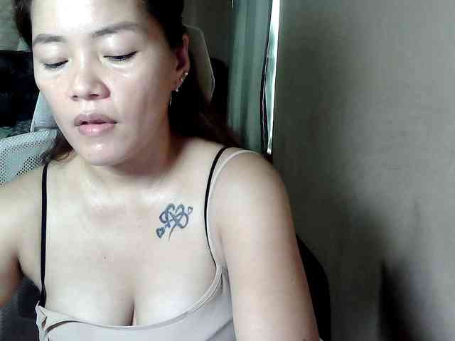 Wildhotsinglemom69 webcam