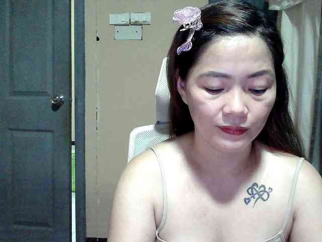 Wildhotsinglemom69 webcam