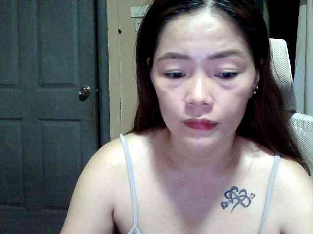 Wildhotsinglemom69 webcam