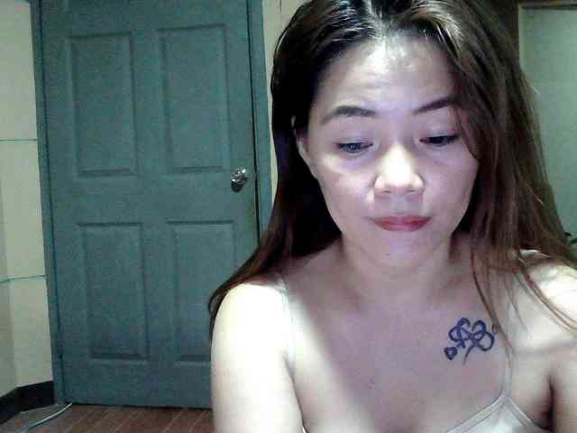 Wildhotsinglemom69 webcam