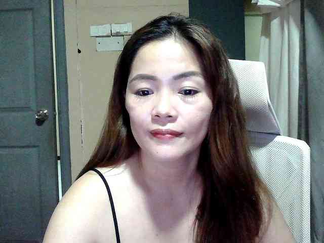 Wildhotsinglemom69 webcam