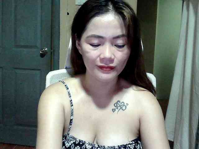 Wildhotsinglemom69 webcam