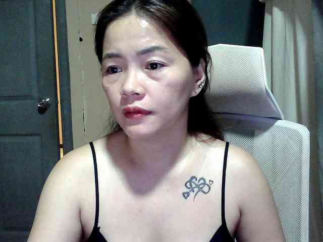 Wildhotsinglemom69 webcam