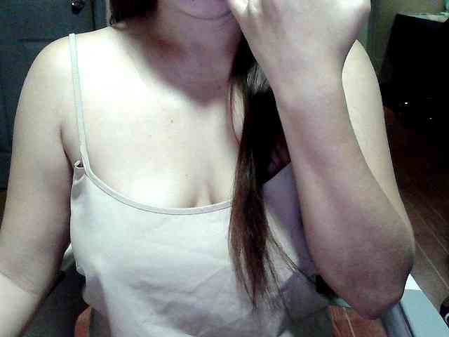 Wildhotsinglemom69 webcam