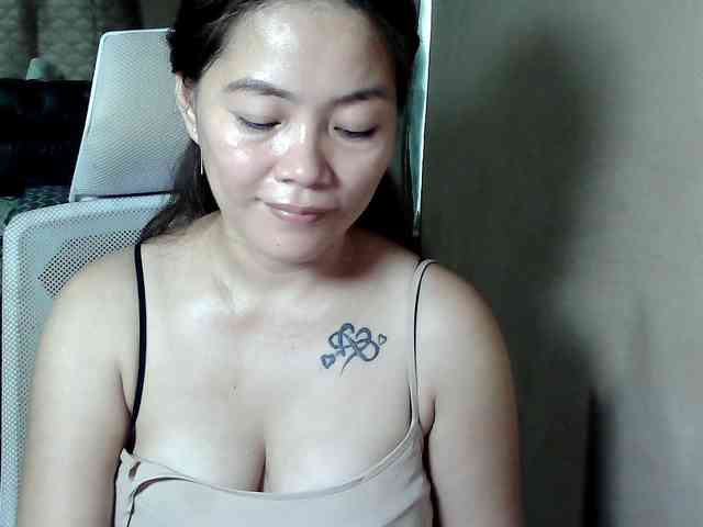 Wildhotsinglemom69 webcam