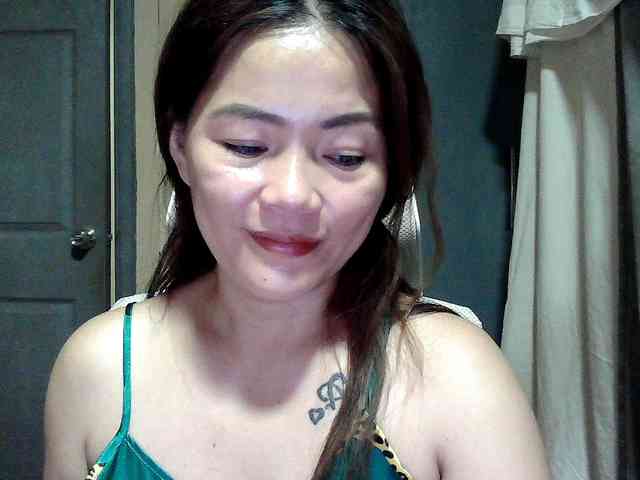 Wildhotsinglemom69 webcam