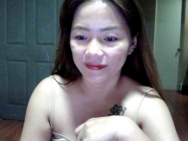 Wildhotsinglemom69 webcam