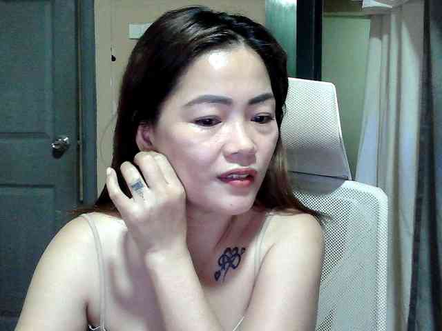 Wildhotsinglemom69 webcam