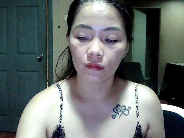 Wildhotsinglemom69 webcam