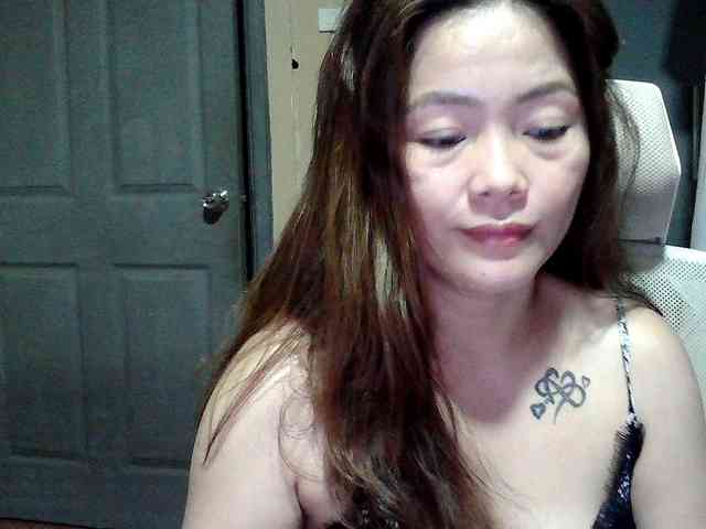 Wildhotsinglemom69 webcam