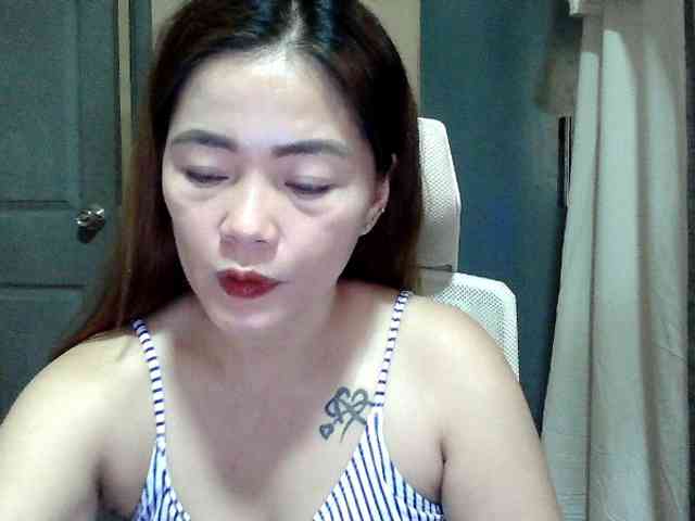 Wildhotsinglemom69 webcam