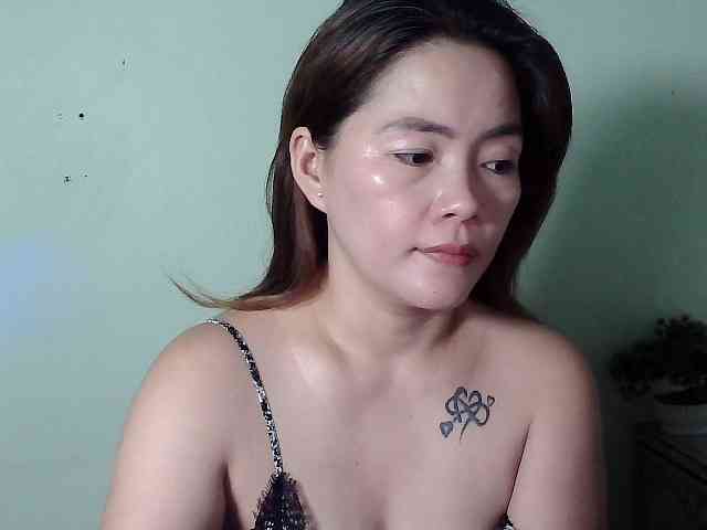 Wildhotsinglemom69 webcam