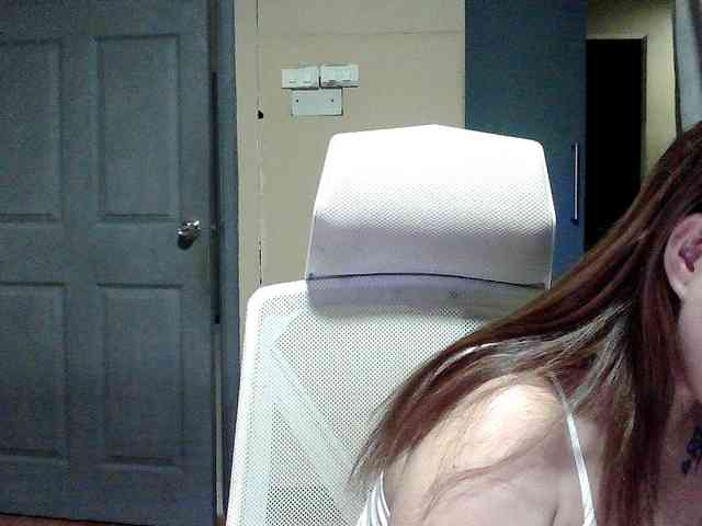 Wildhotsinglemom69 webcam