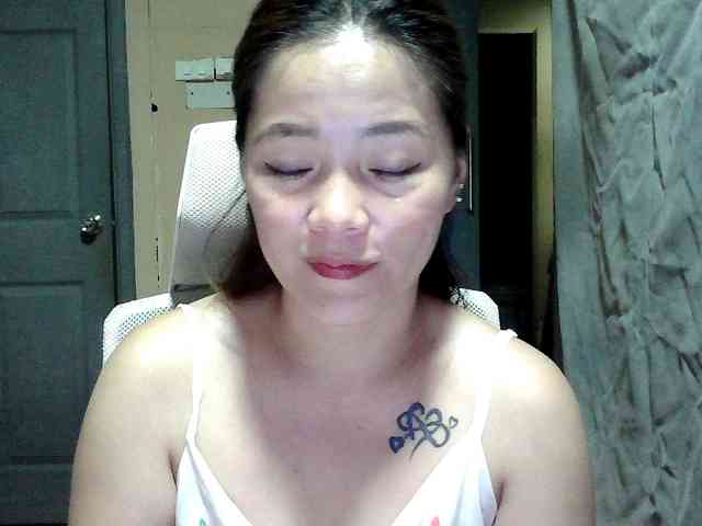 Wildhotsinglemom69 webcam