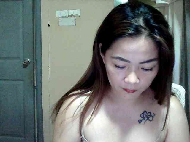 Wildhotsinglemom69 webcam