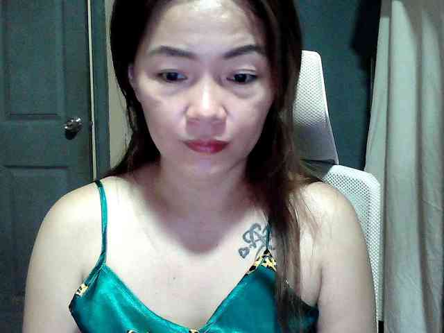 Wildhotsinglemom69 webcam