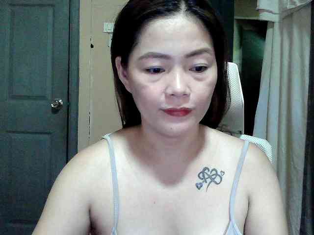 Wildhotsinglemom69 webcam