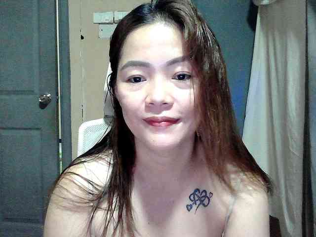 Wildhotsinglemom69 webcam