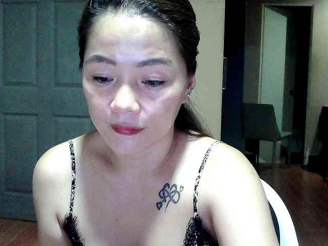 Wildhotsinglemom69 webcam