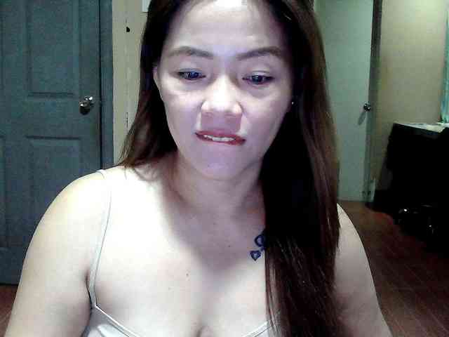 Wildhotsinglemom69 webcam