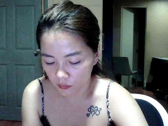 Wildhotsinglemom69 webcam