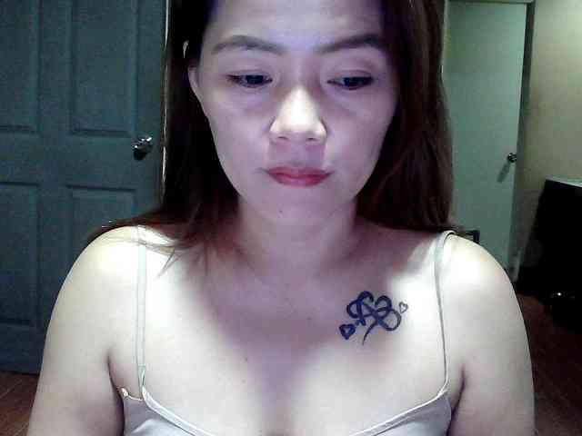 Wildhotsinglemom69 webcam