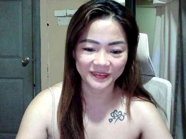 Wildhotsinglemom69 webcam