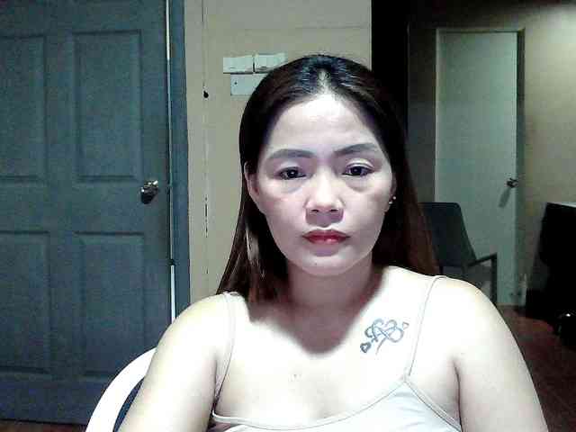 Wildhotsinglemom69 webcam