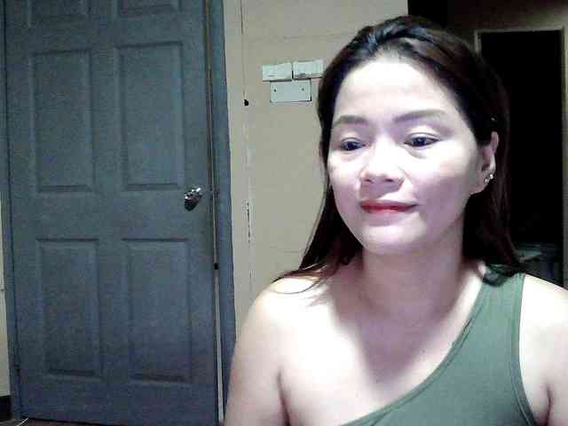 Wildhotsinglemom69 webcam