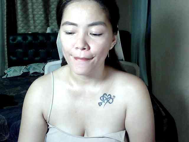 Wildhotsinglemom69 webcam