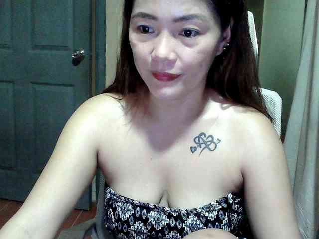 Wildhotsinglemom69 webcam