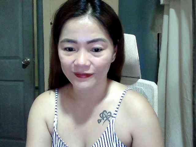 Wildhotsinglemom69 webcam