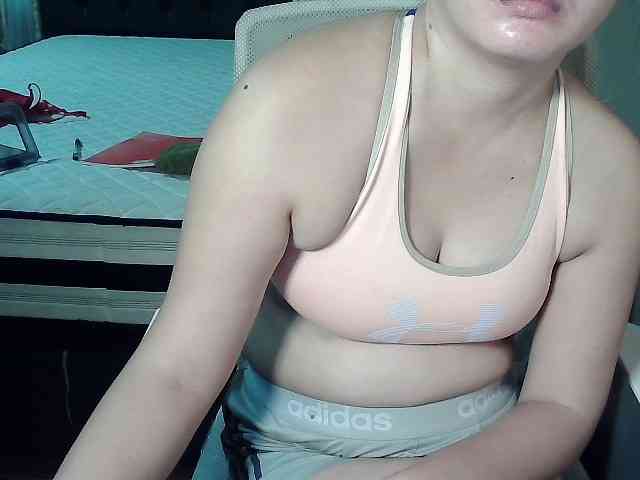 Wildhotsinglemom69 webcam
