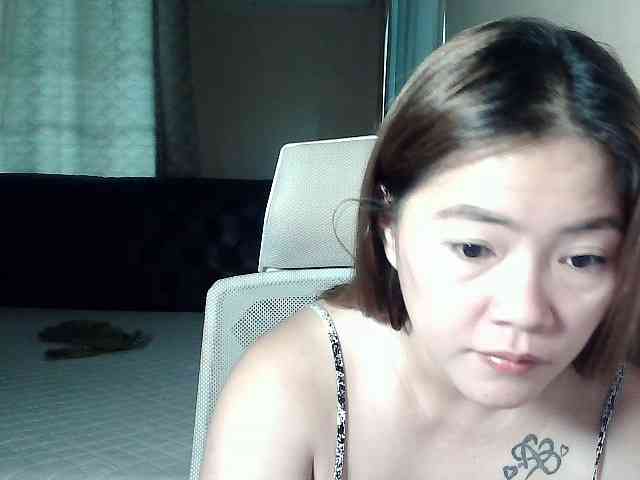 Wildhotsinglemom69 webcam