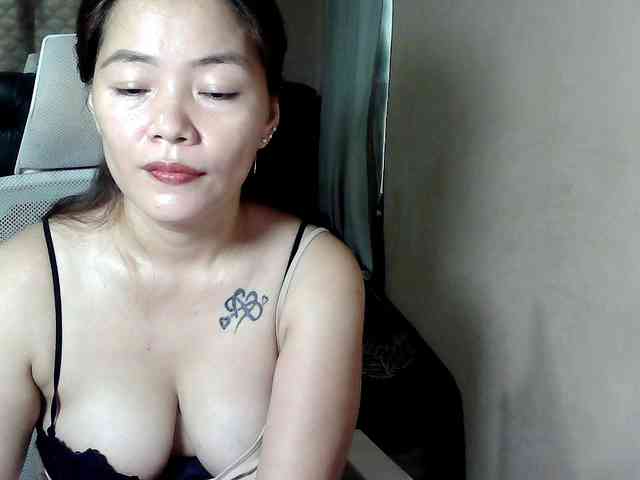 Wildhotsinglemom69 webcam