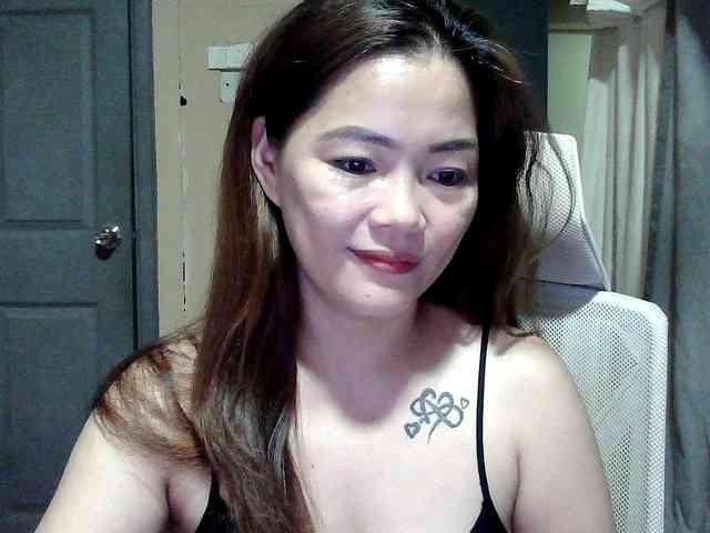 Wildhotsinglemom69 webcam