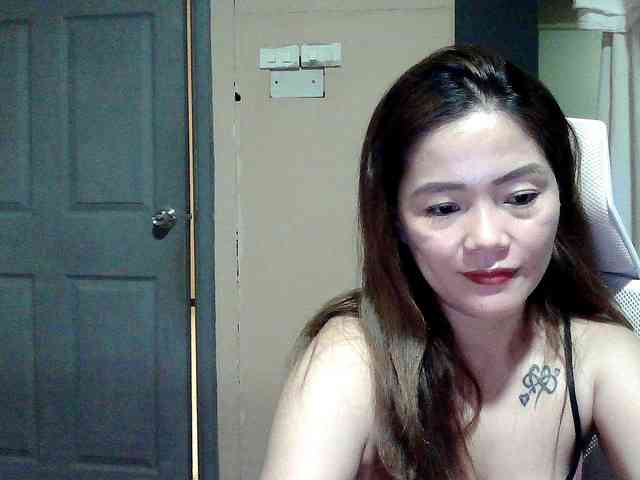 Wildhotsinglemom69 webcam