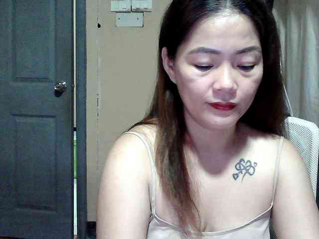 Wildhotsinglemom69 webcam