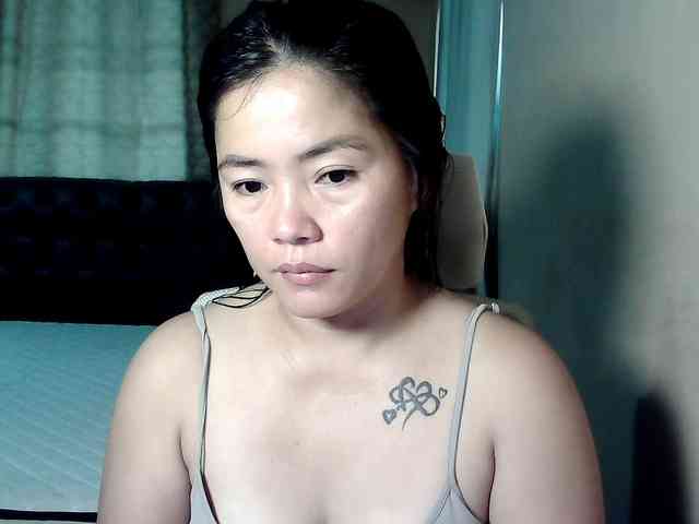 Wildhotsinglemom69 webcam